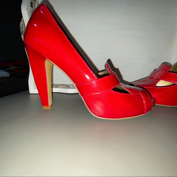 Linea Paola Shiny Patent RED heels 8 - Picture 2 of 16